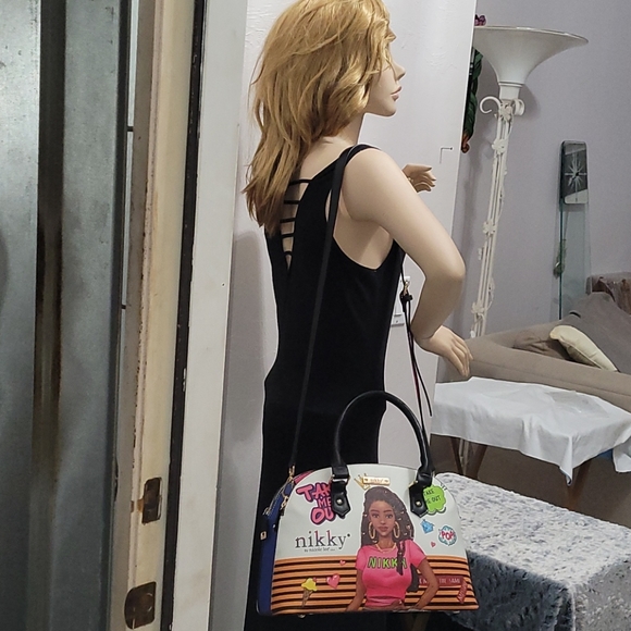 Nicole Lee: Nickky Take Me Out medium size purse.. - Picture 5 of 12